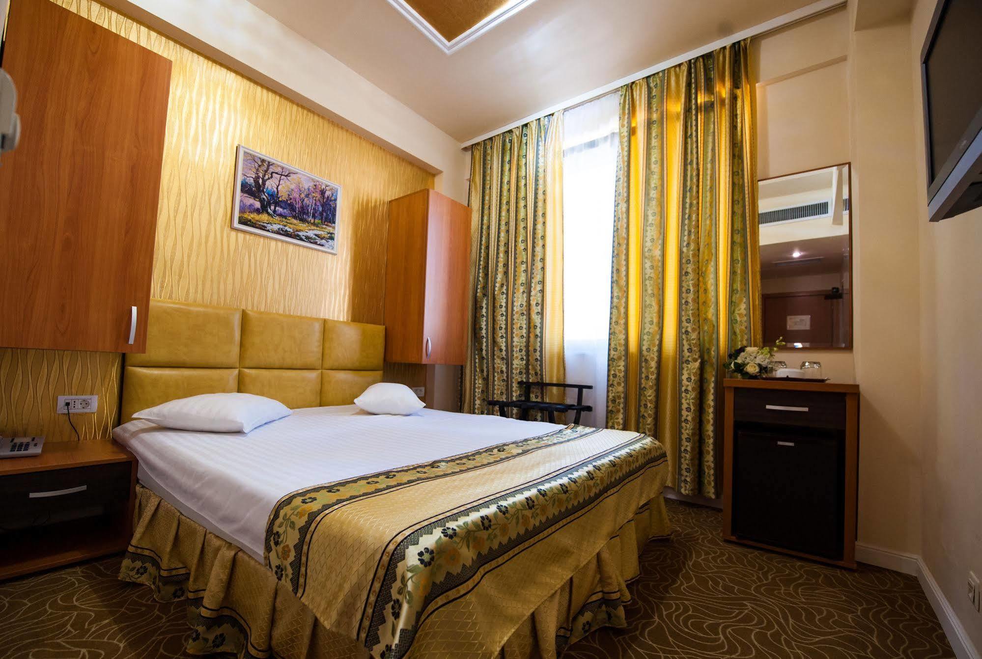 Best Western Hotel Lev Or I Bukarest Eksteriør billede