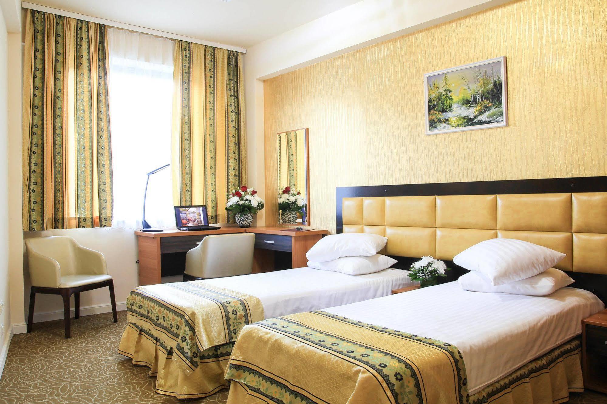 Best Western Hotel Lev Or I Bukarest Eksteriør billede