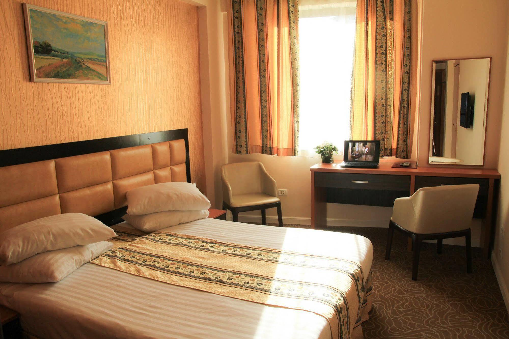 Best Western Hotel Lev Or I Bukarest Eksteriør billede
