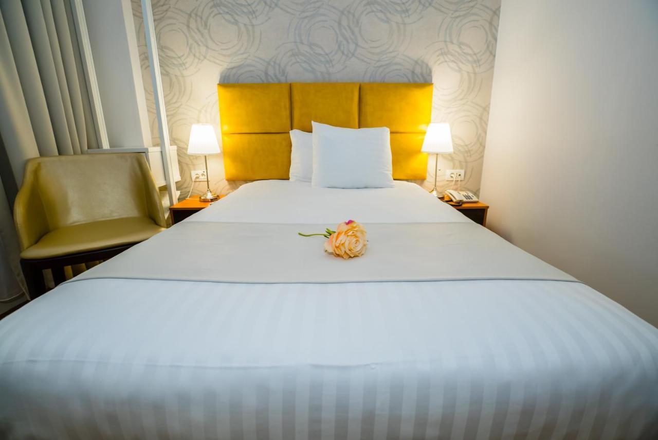 Best Western Hotel Lev Or I Bukarest Eksteriør billede