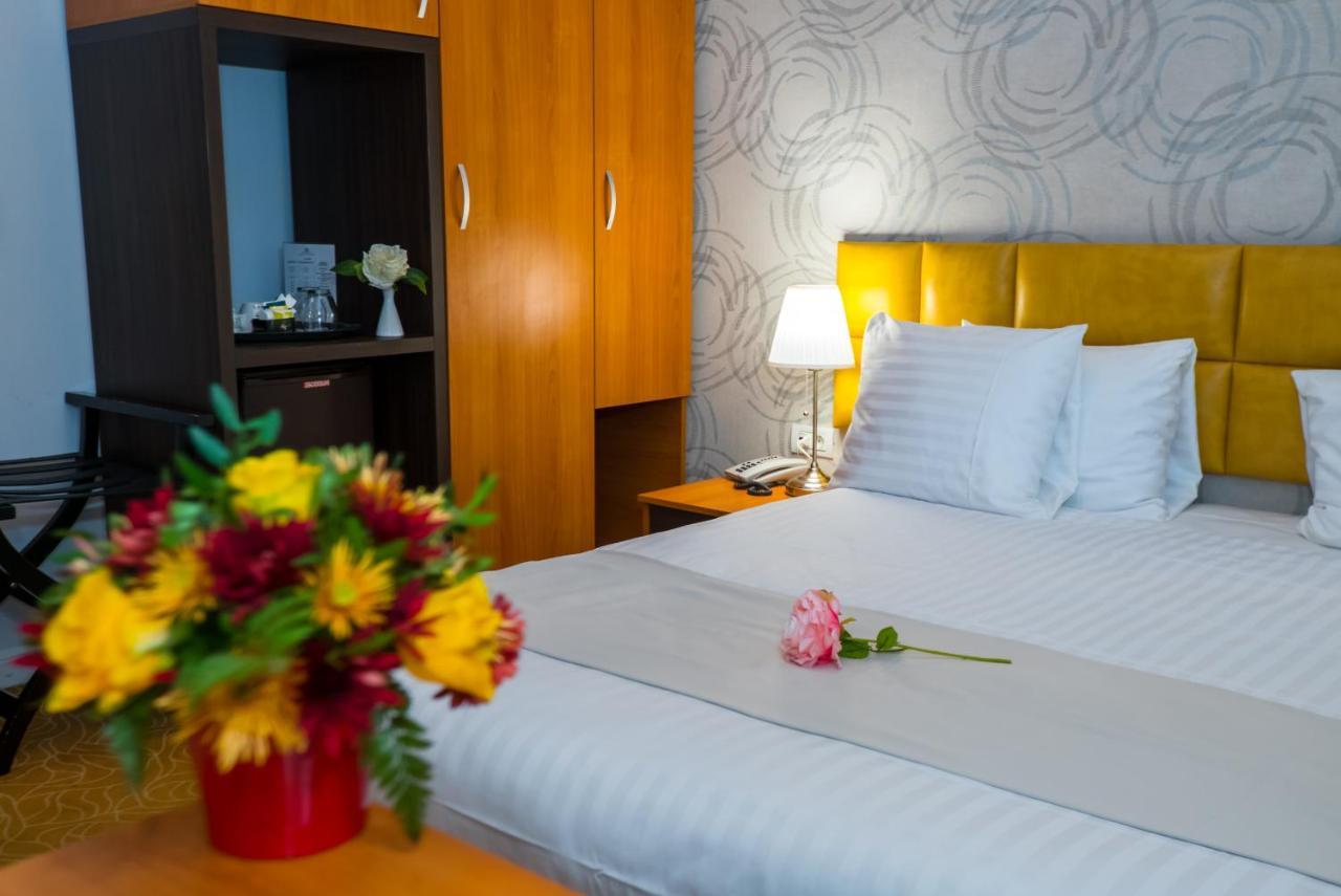 Best Western Hotel Lev Or I Bukarest Eksteriør billede