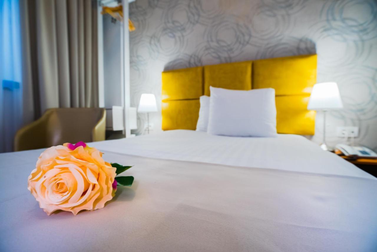 Best Western Hotel Lev Or I Bukarest Eksteriør billede