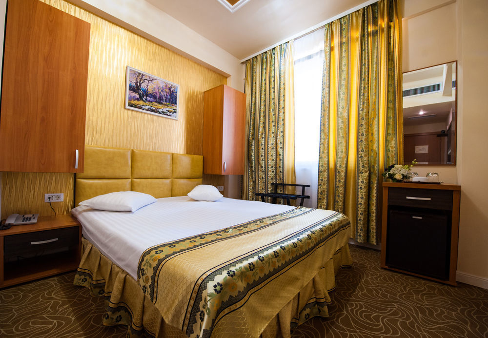 Best Western Hotel Lev Or I Bukarest Eksteriør billede