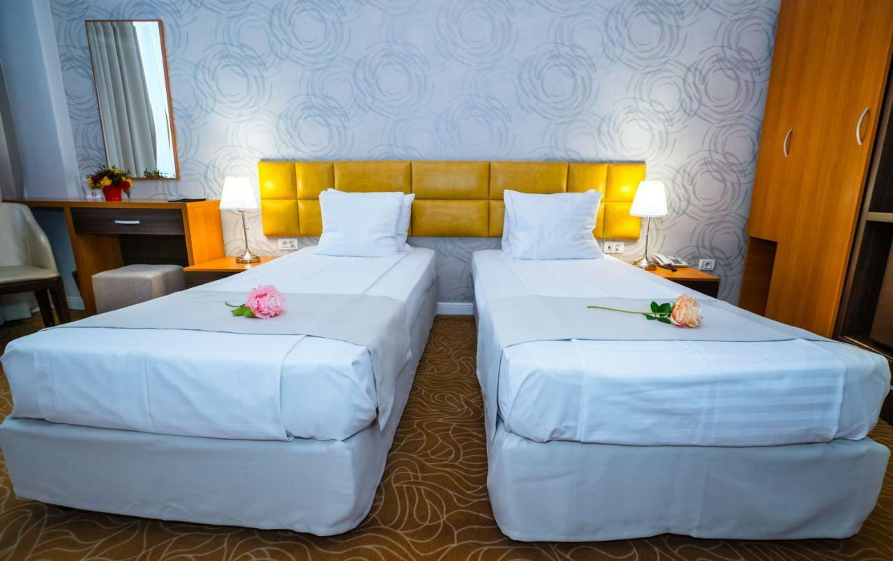 Best Western Hotel Lev Or I Bukarest Eksteriør billede