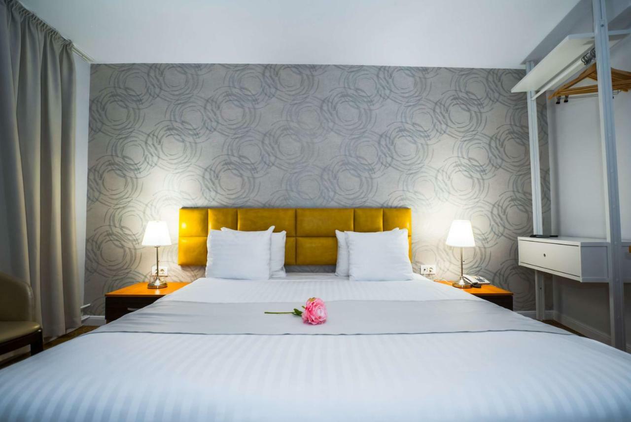 Best Western Hotel Lev Or I Bukarest Eksteriør billede