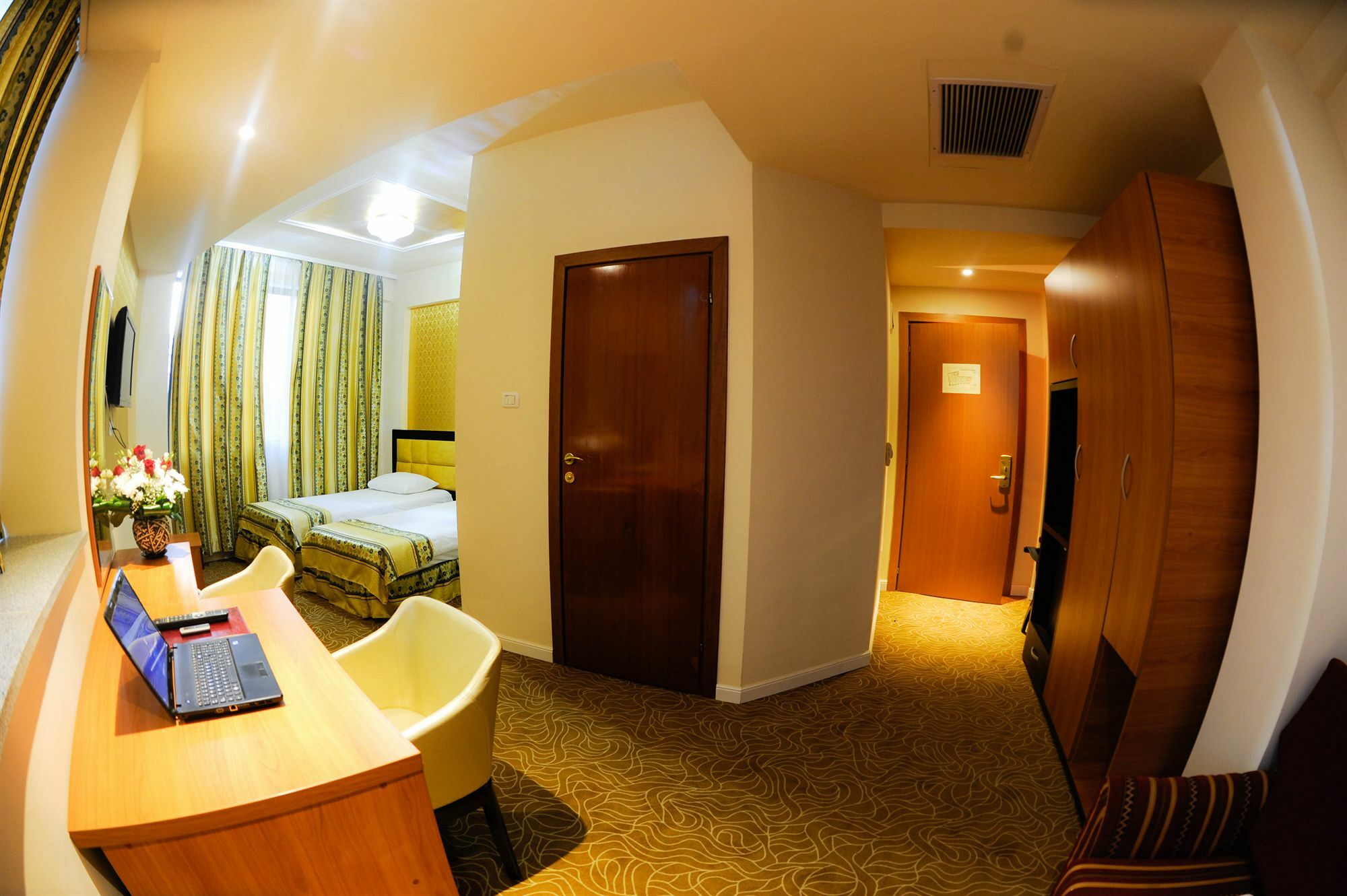 Best Western Hotel Lev Or I Bukarest Eksteriør billede