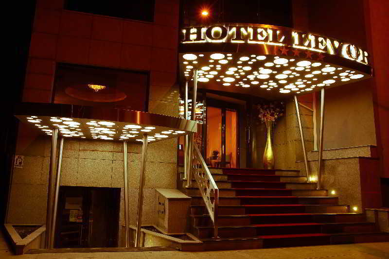 Best Western Hotel Lev Or I Bukarest Eksteriør billede